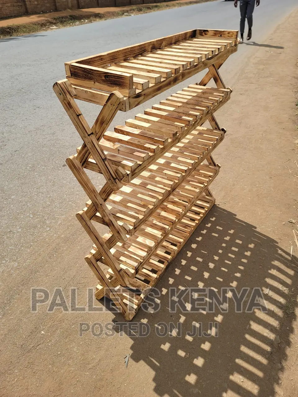Shoe Rack- (5L£)