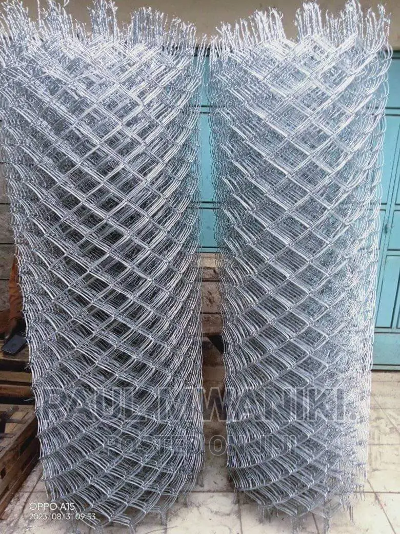 CHAINLINK Fencing Wire.