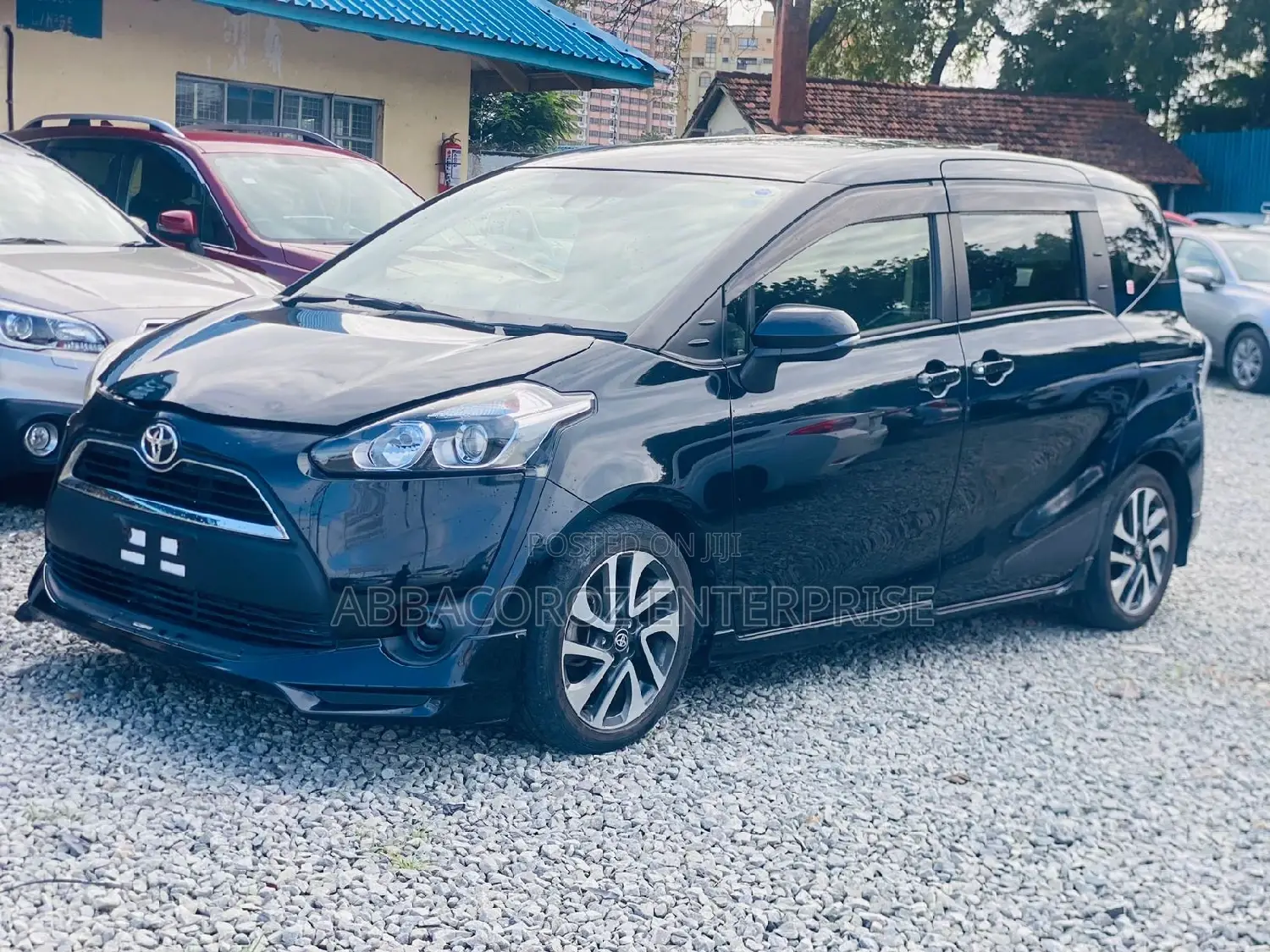 Toyota Sienta 1.5 FWD (6-seater) 2016 Black