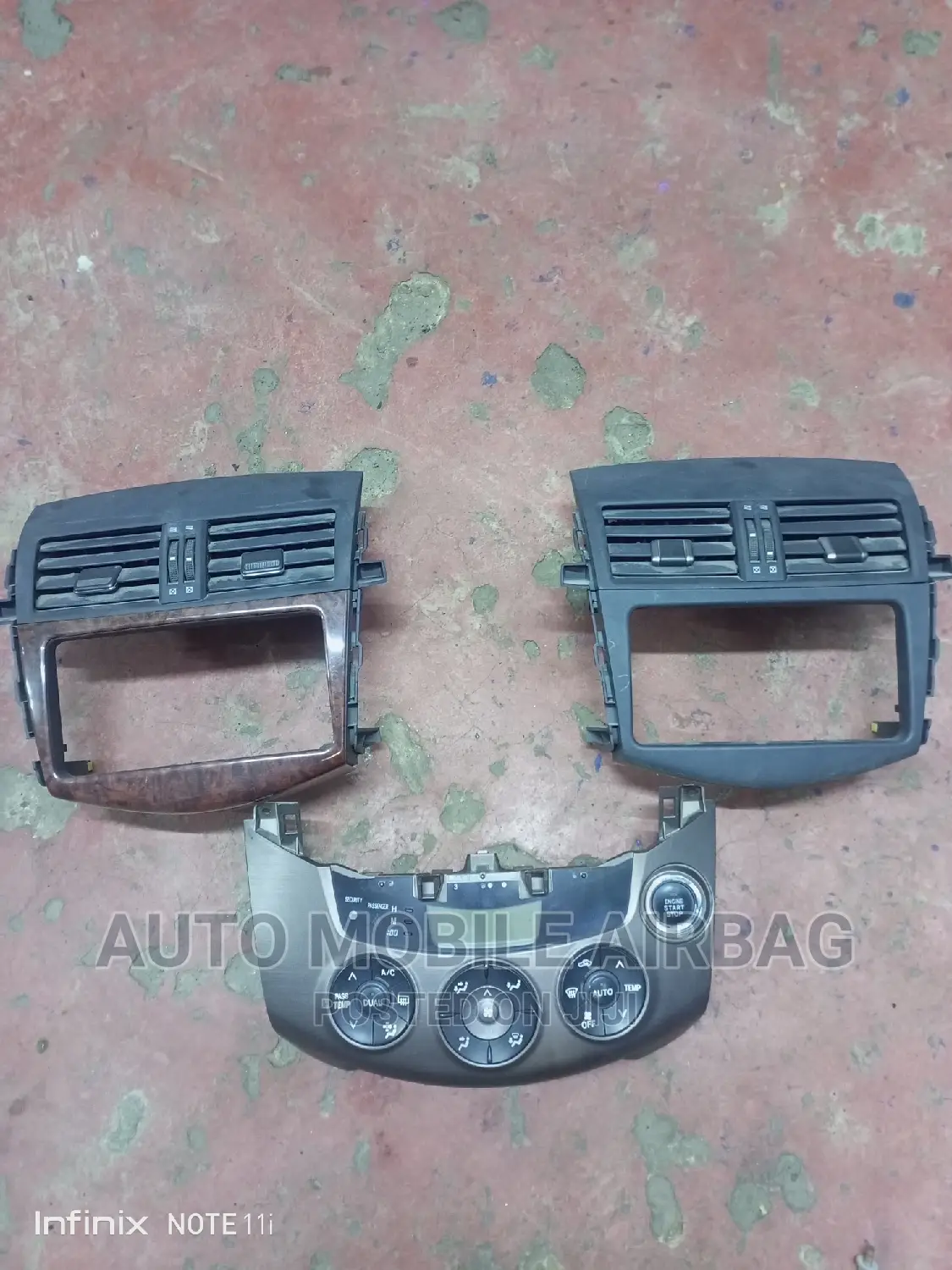 Vanguard Ac Control,Air Vents and Radio Console