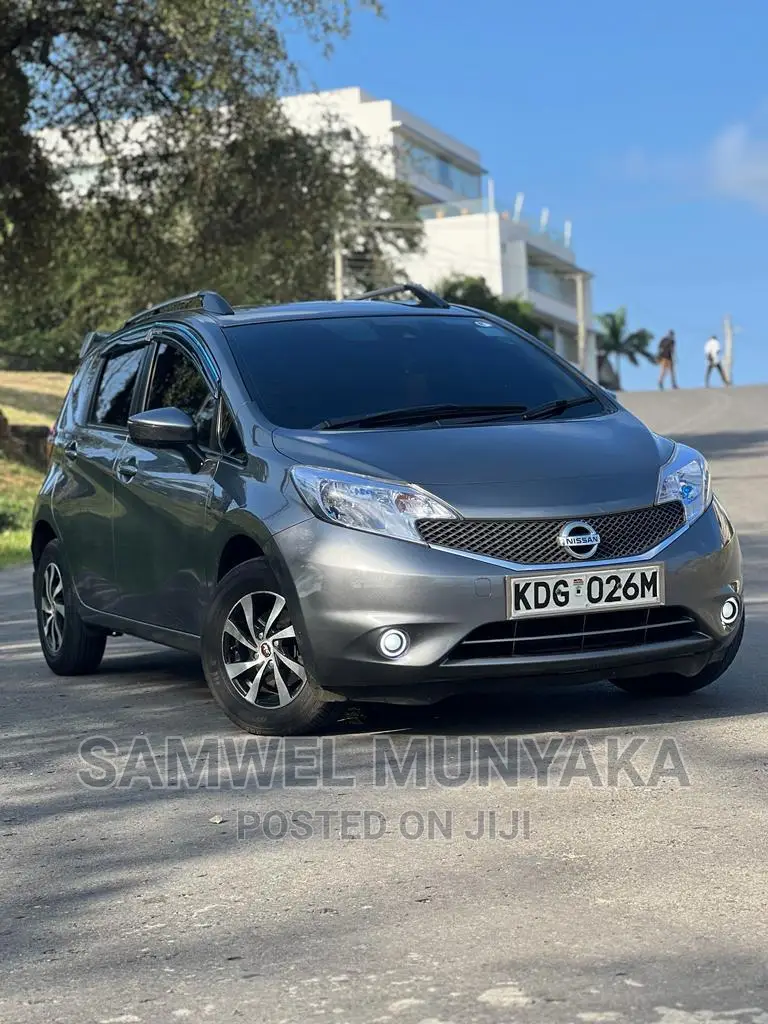 Nissan Note SV Premium 2014 Gray