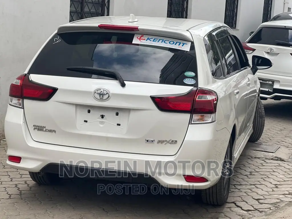 Toyota Corolla Fielder 2017 Off white