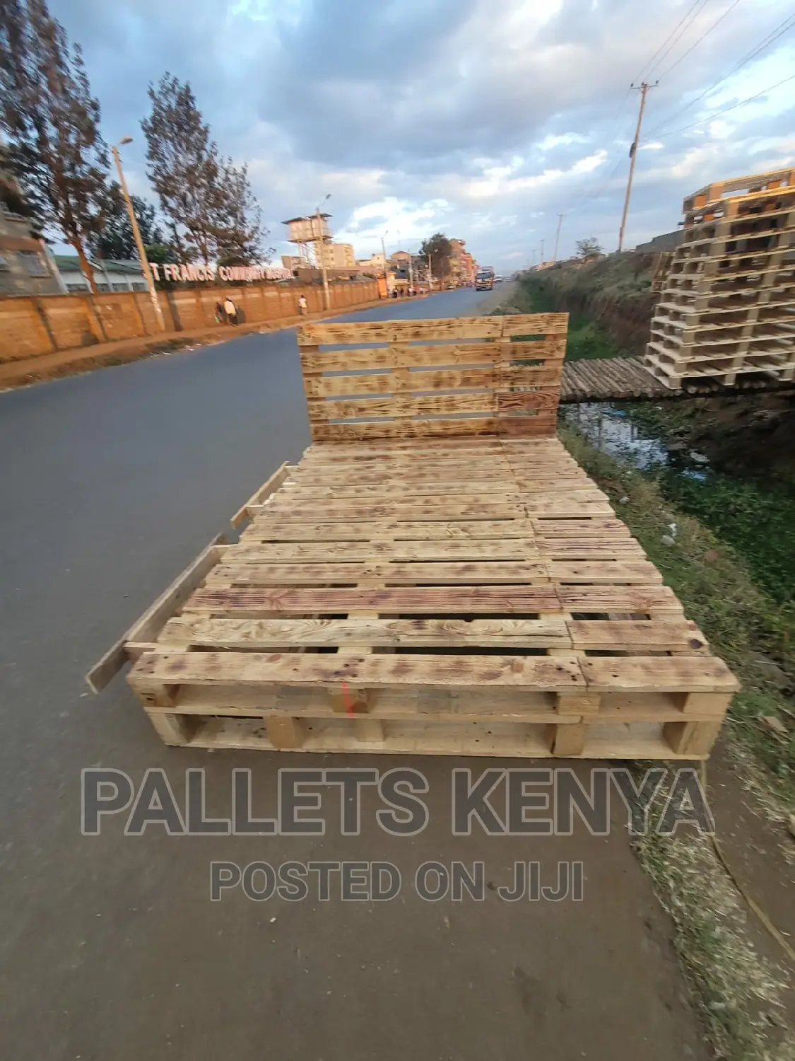 Pallet Bed- 5*6detachable With Drawers (Bbmh)