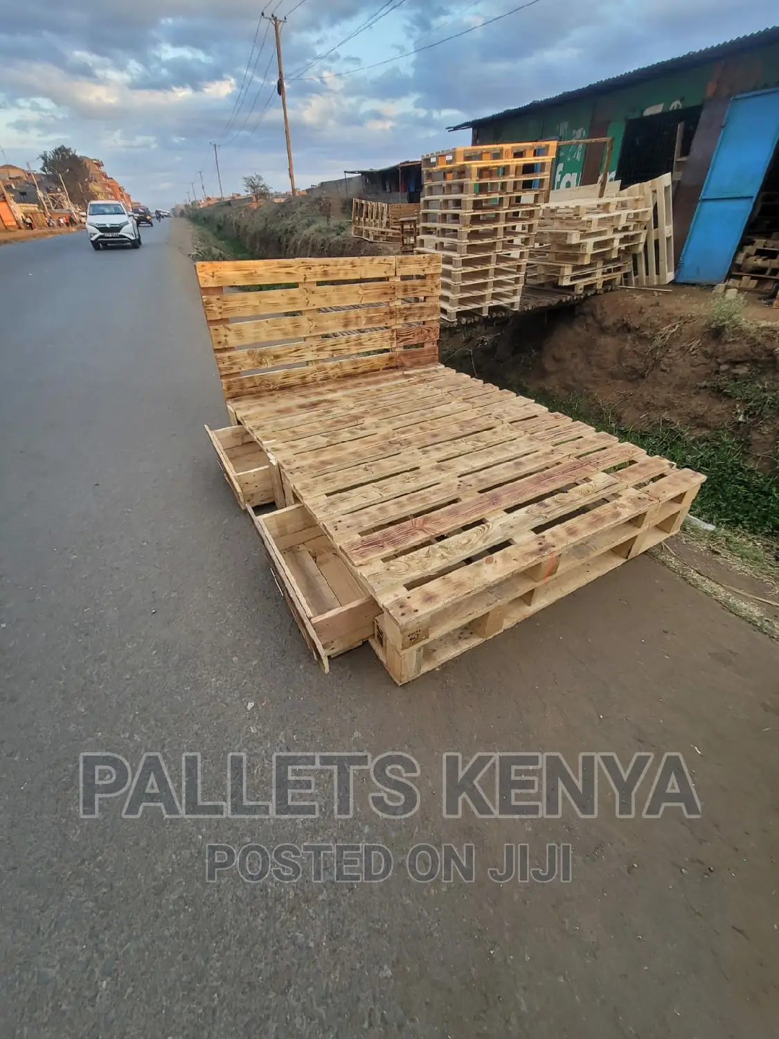 Pallet Bed- 5*6detachable With Drawers (£96)