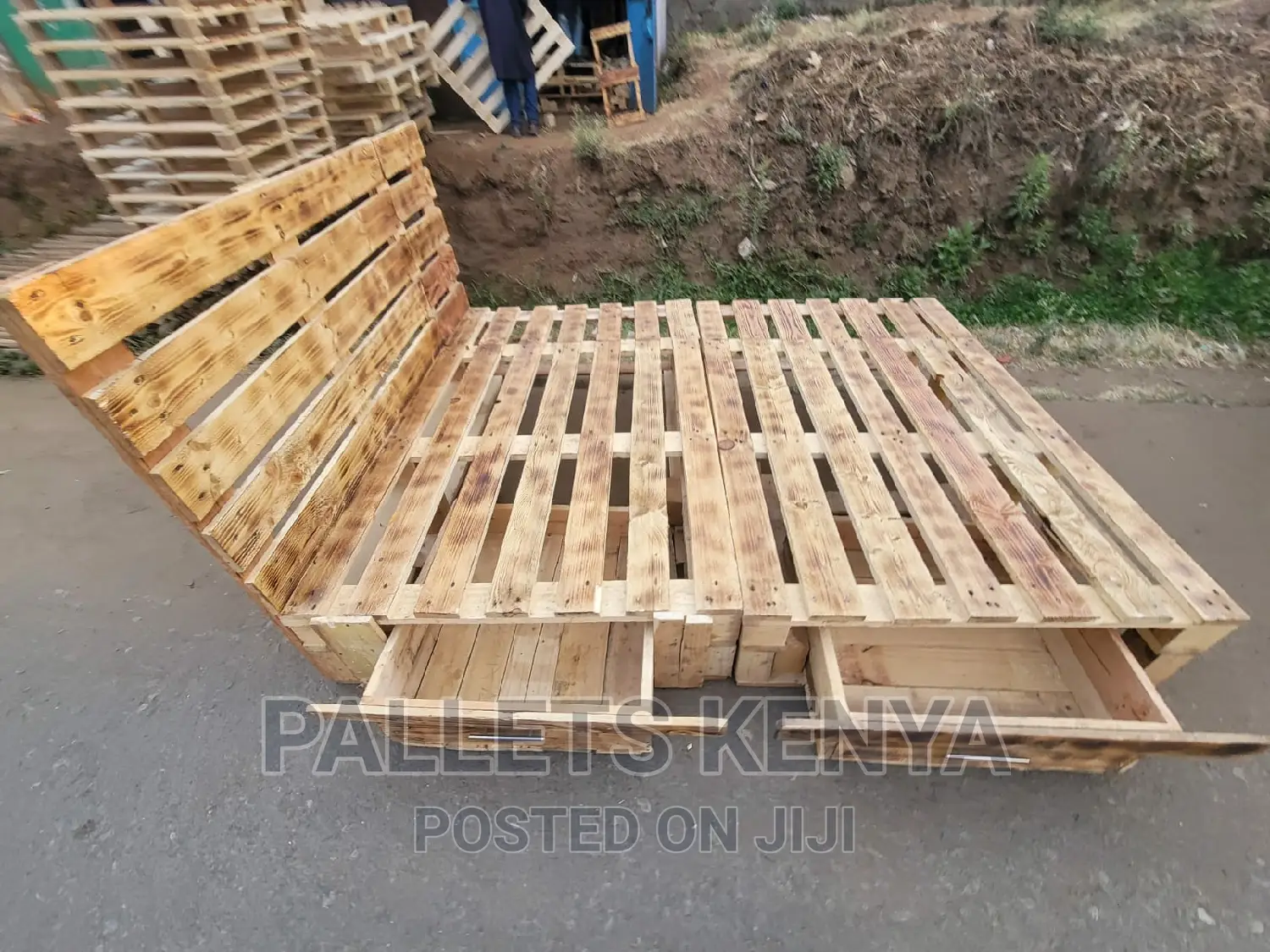 Pallet Bed- Detachable With Drawers (5*6SSIDE)