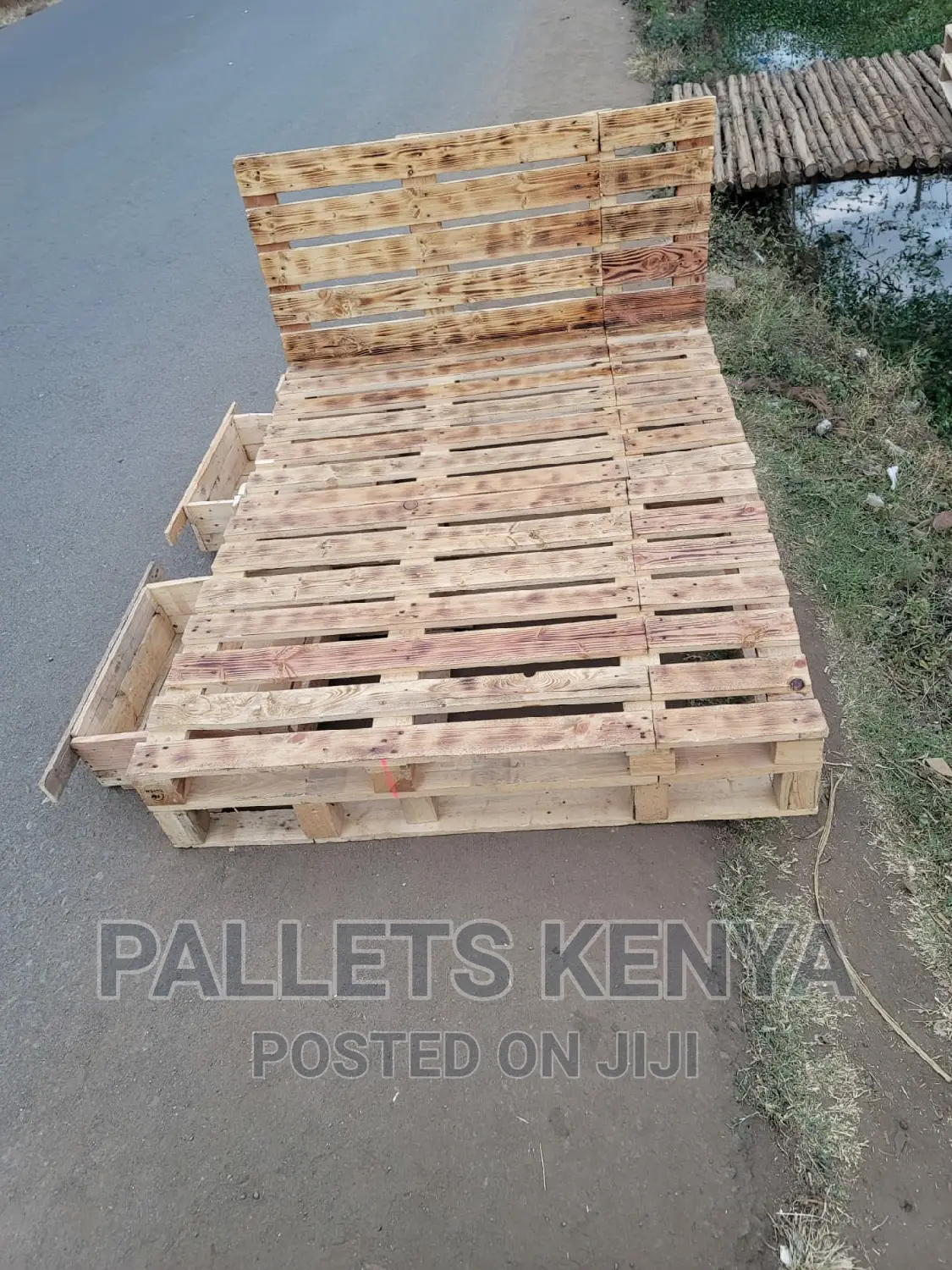 Pallets Bed- Detachable With Drawers (5*6hbn)