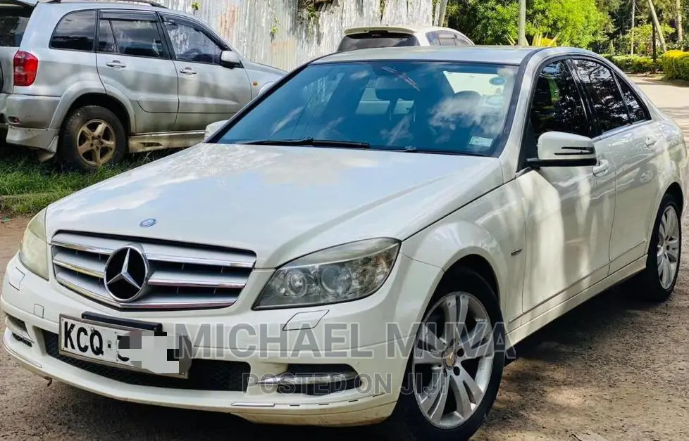 Mercedes-Benz C200 2011 Pearl