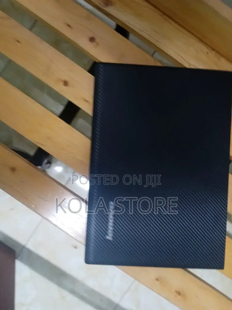 Laptop Lenovo 300e 4GB Intel Core I3 HDD 500GB