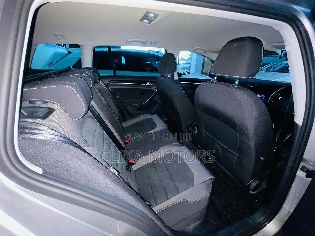 Volkswagen Golf Variant 2017 Silver