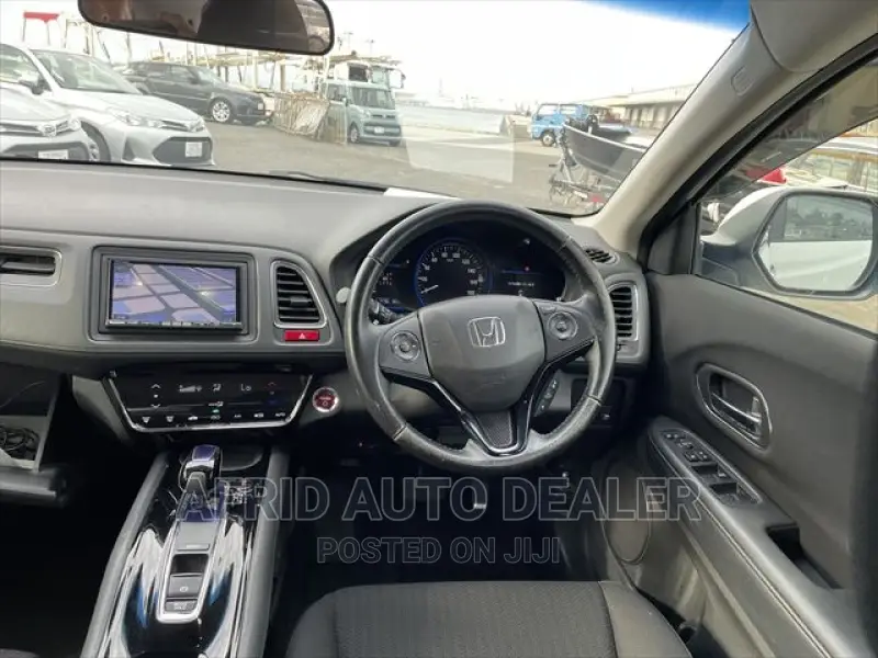 Honda Vezel 1.5 Hybrid 2WD 2016 White