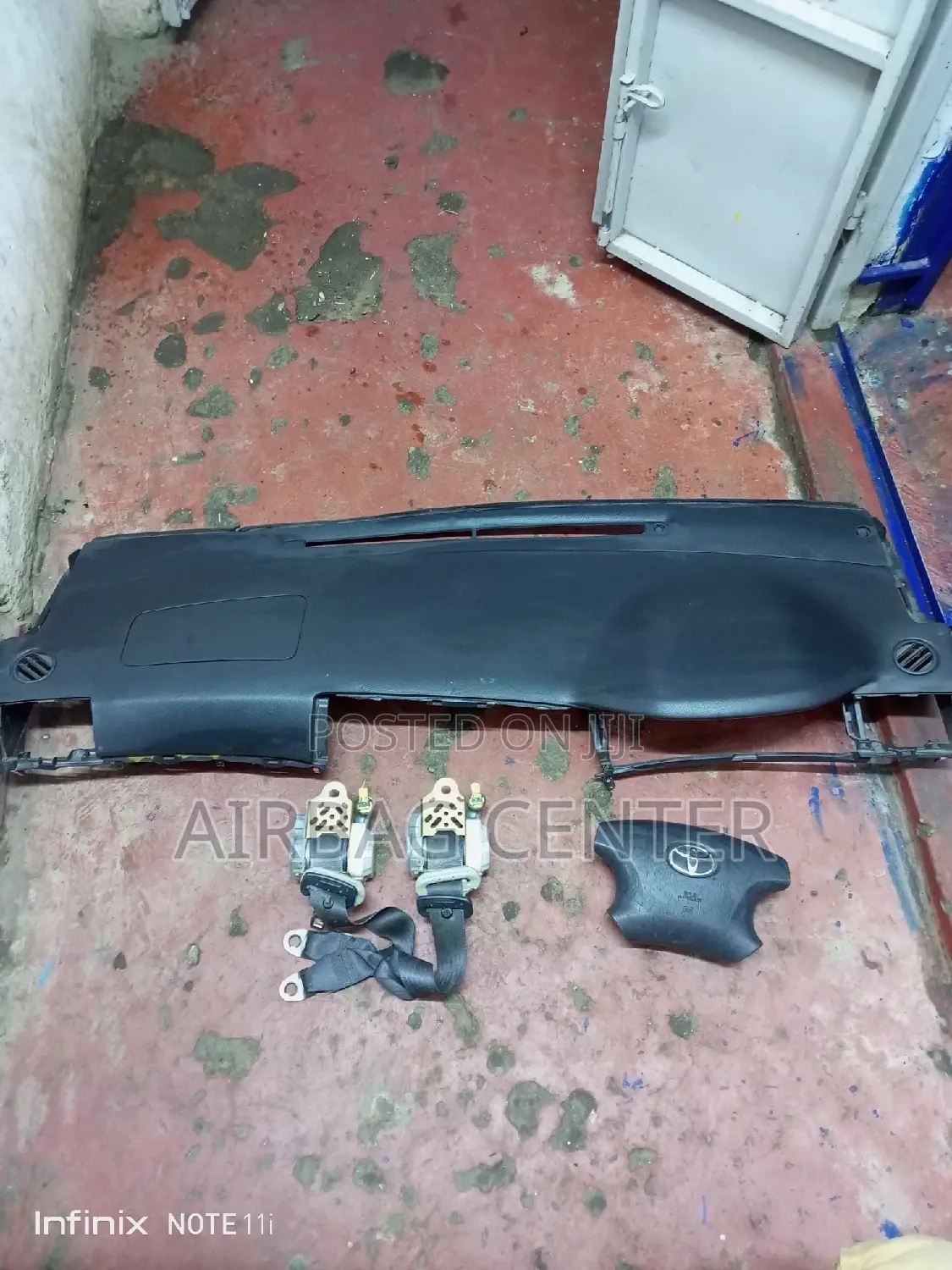 Nze Dashboard, Steering Airbags and Seatbelts