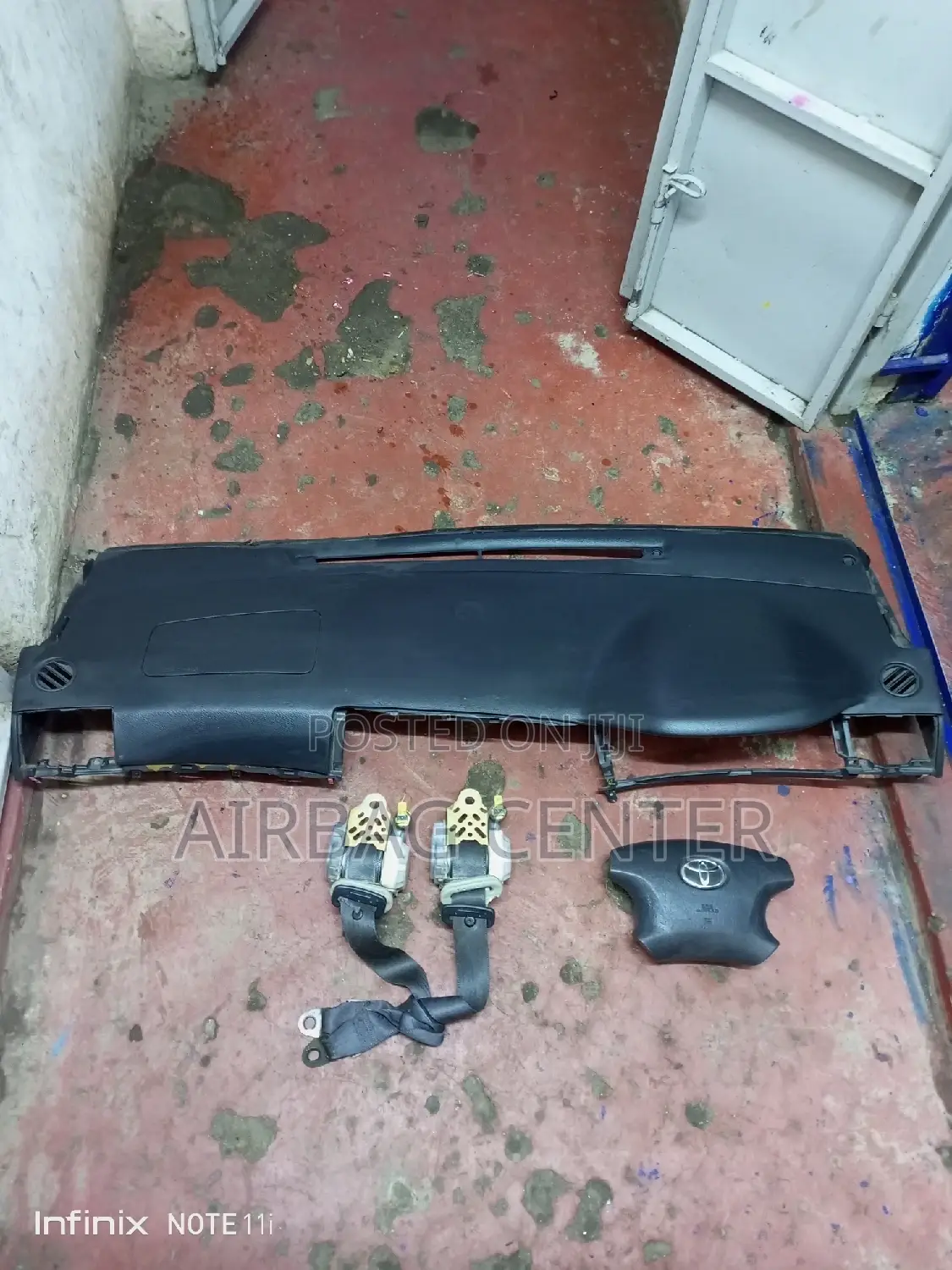 Nze Dashboard, Steering Airbags and Seatbelts