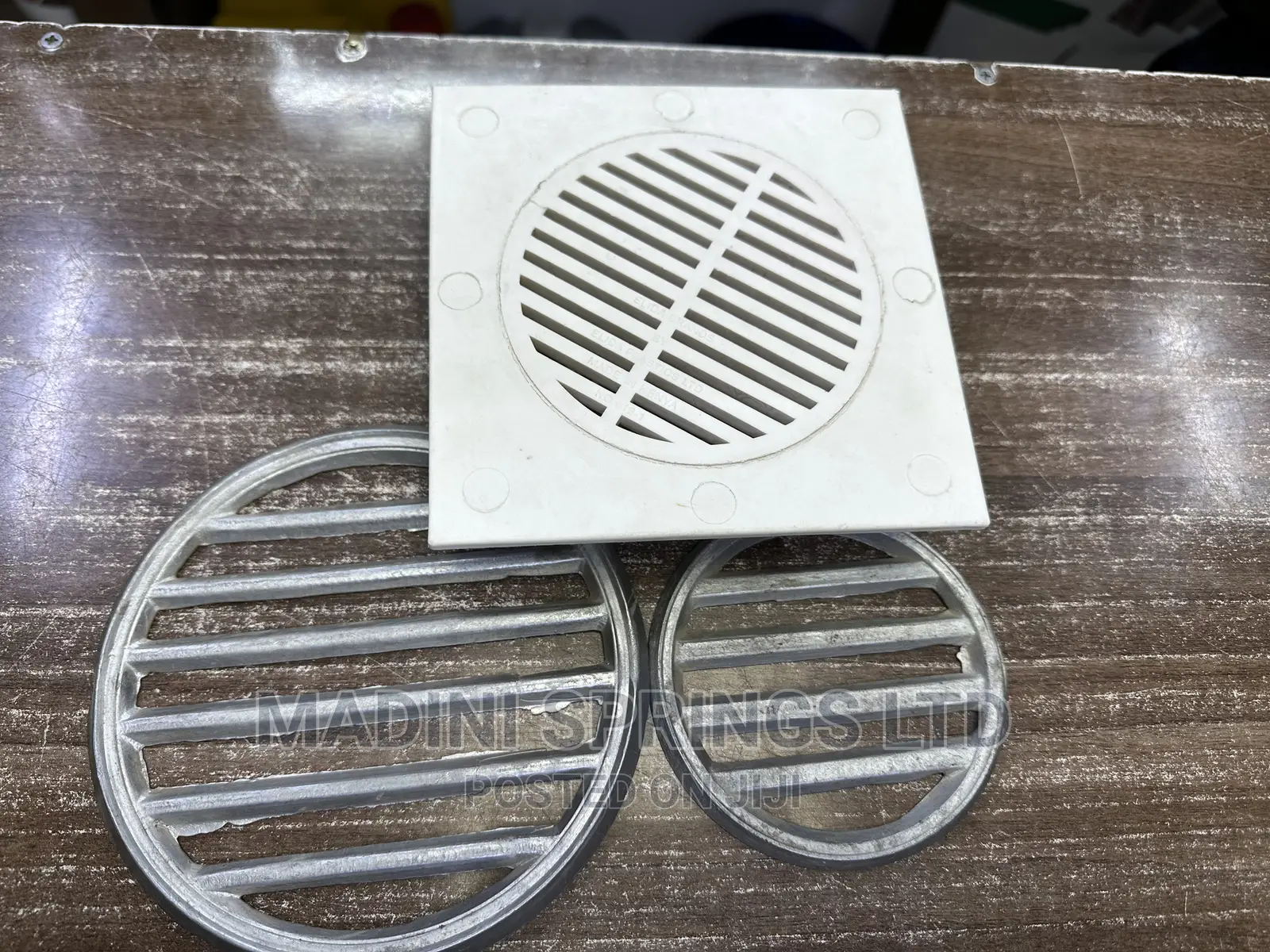 Metallic and Plastic Waste Floor Traps(In Different Sizes)