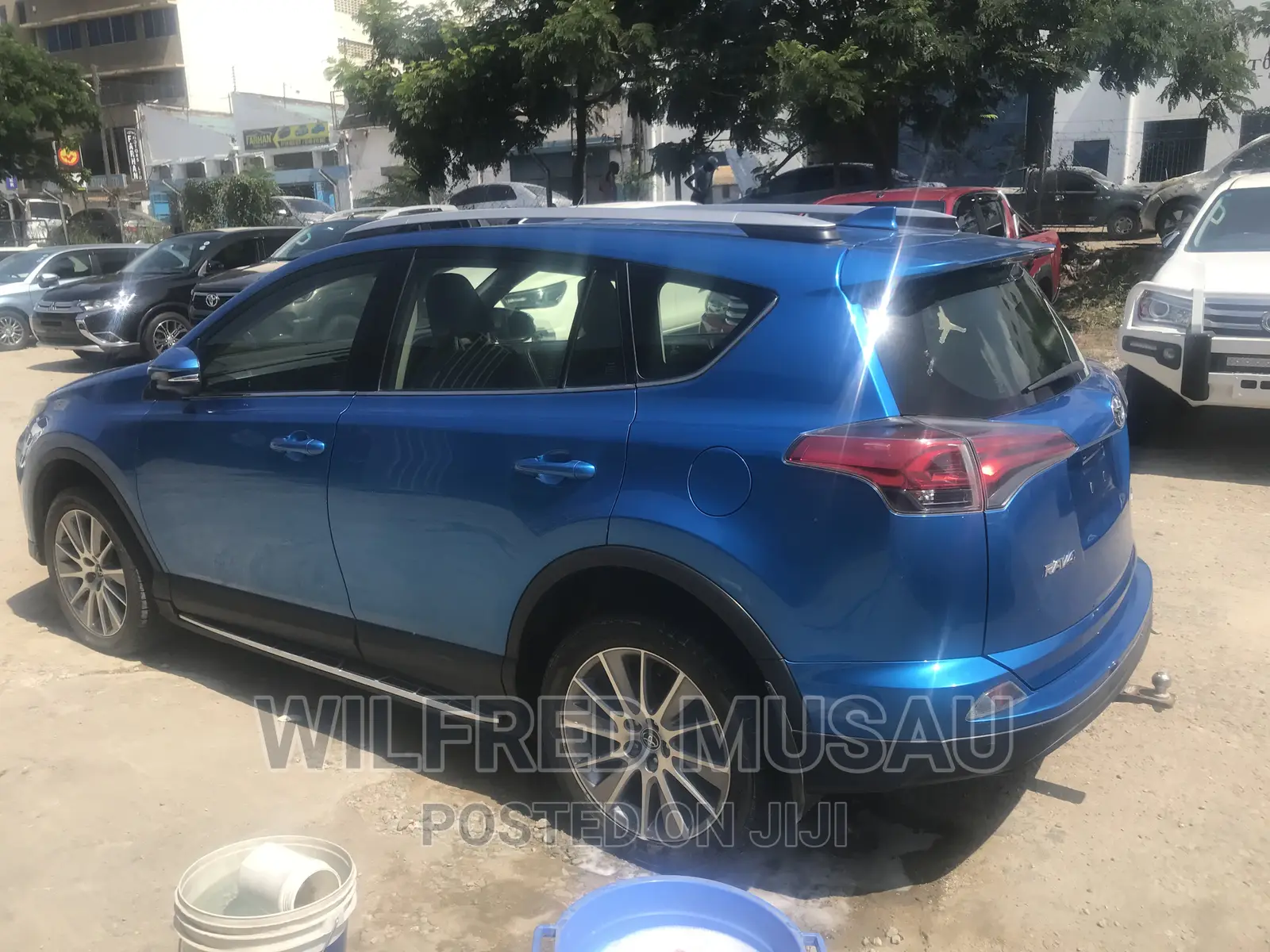 Toyota RAV4 2016 Blue