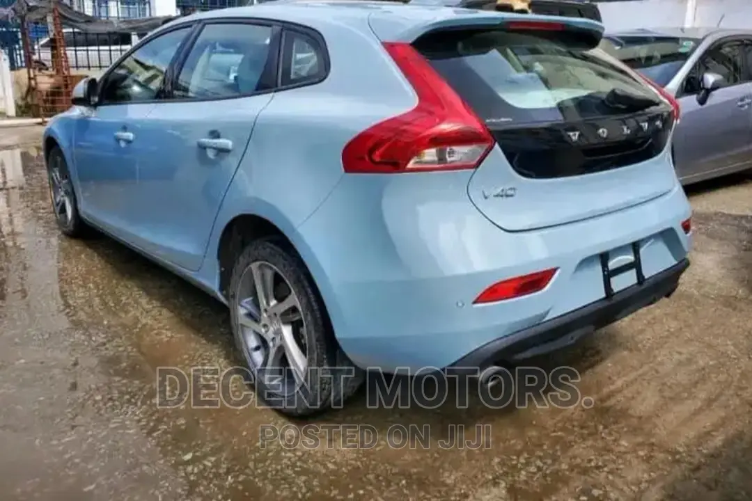 Volvo V40 2017 Blue
