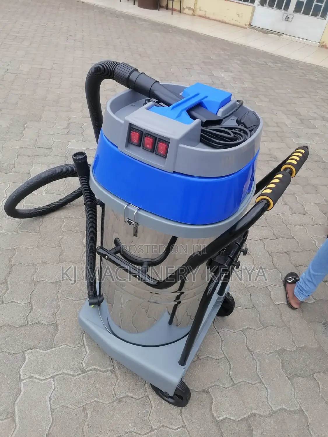 Vaccum Cleaners-100l Capacity ~Quality Assured Products
