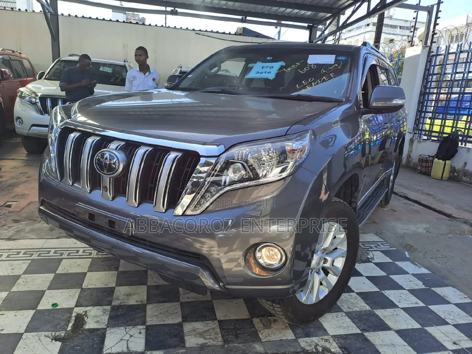 Toyota Land Cruiser Prado 2016 Gray