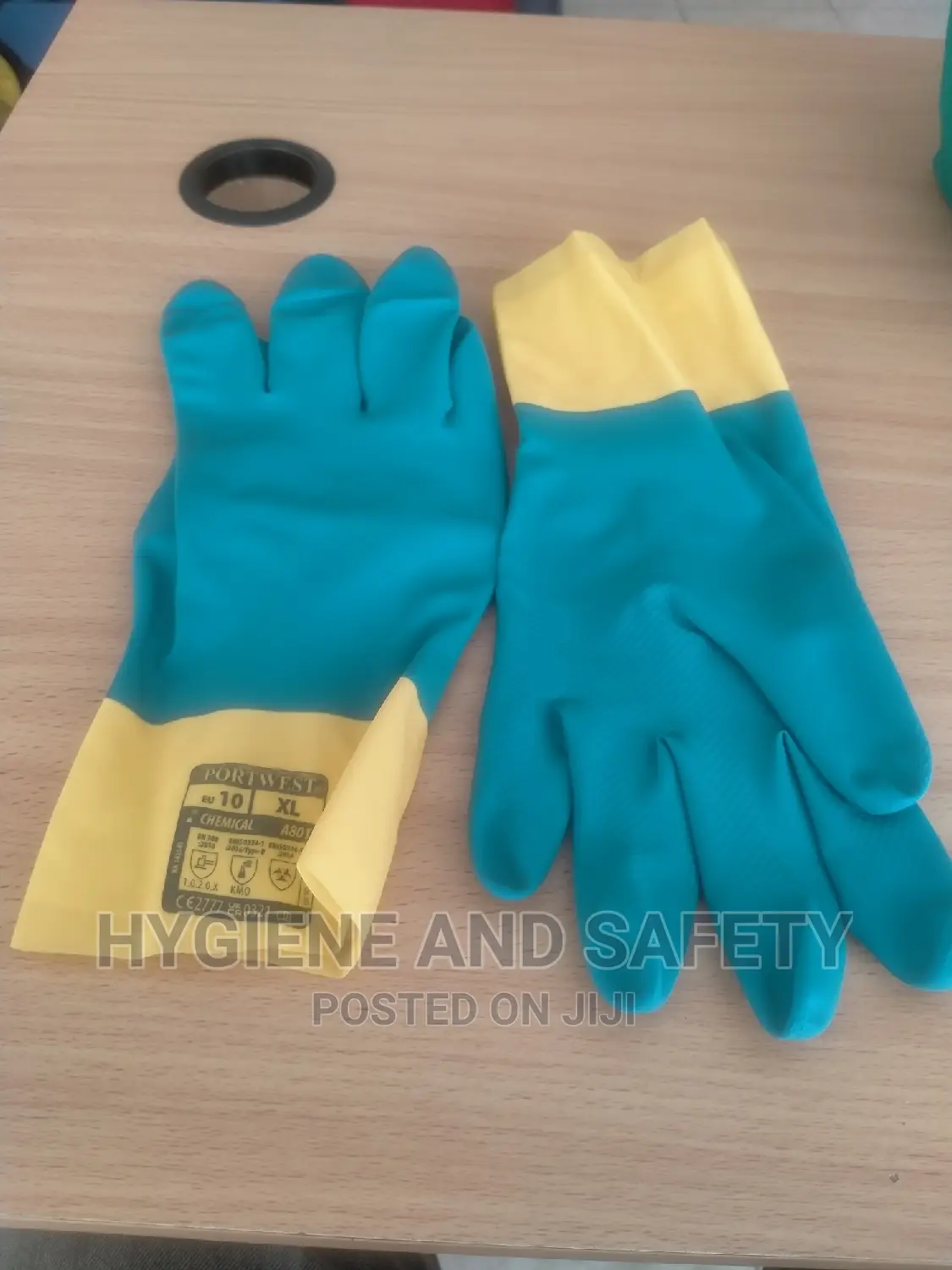 Bi-colour Gloves