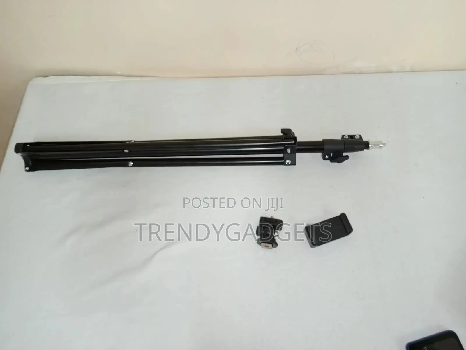 Adjustable Aluminium Alloy Tripod Stand Holder for Mobile