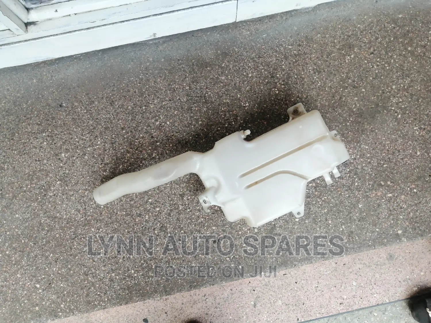 Mazda Demio Washer Bottle /Wiper