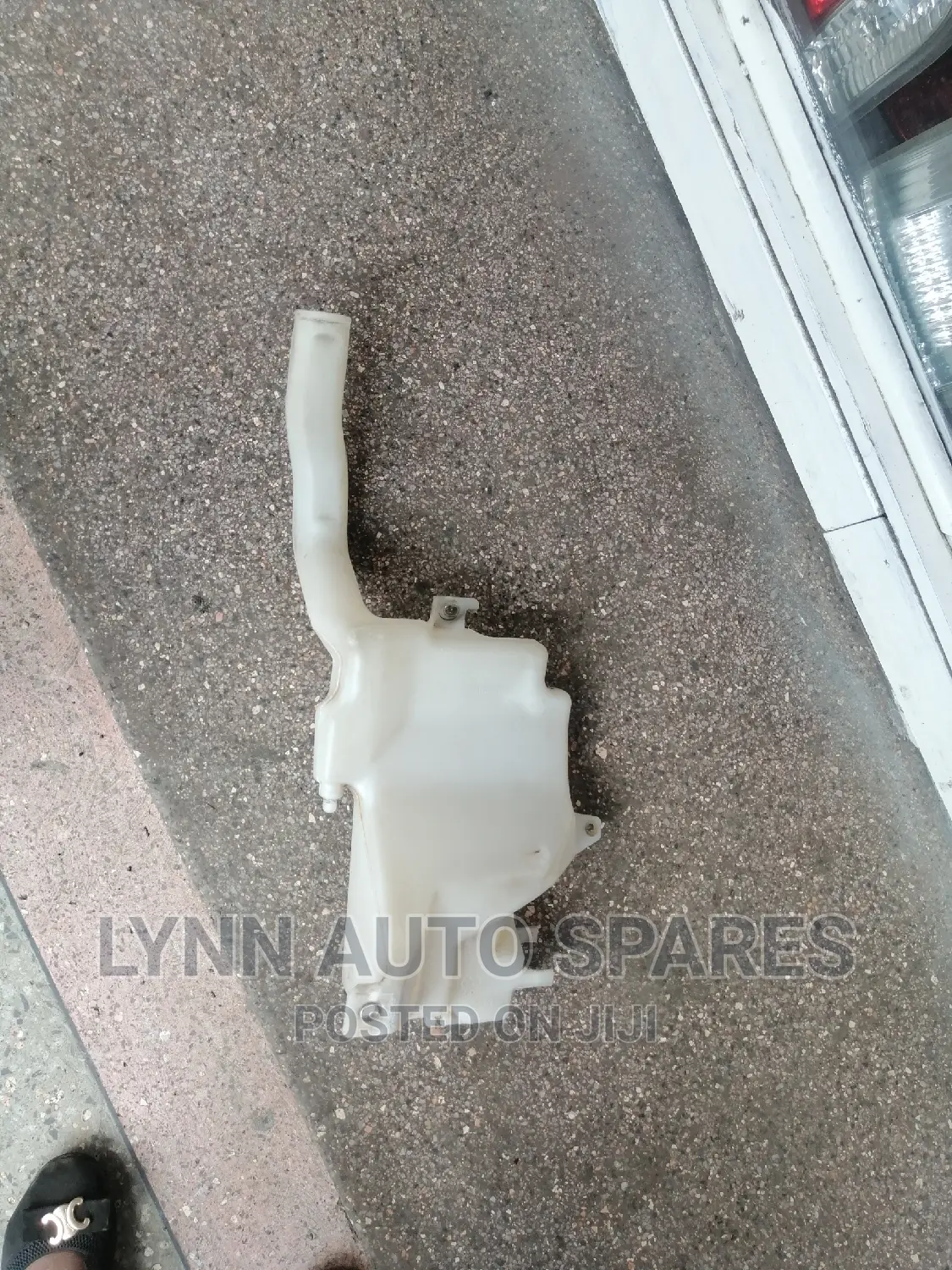 Mazda Demio Washer Bottle /Wiper