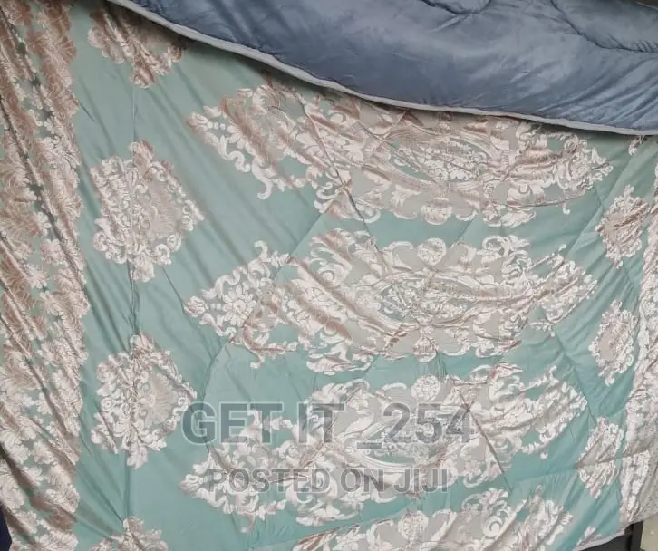 Royal Heavy High Quality Silk Velvet Duvet*
Size :6*6