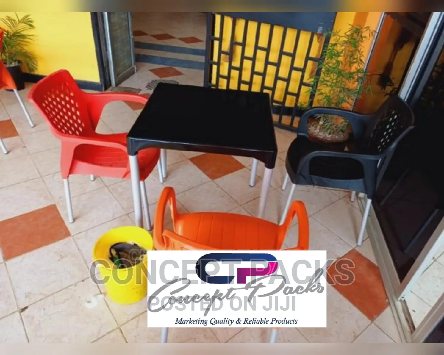Garden / Resturant 4pc Arm Chair + Table Set.