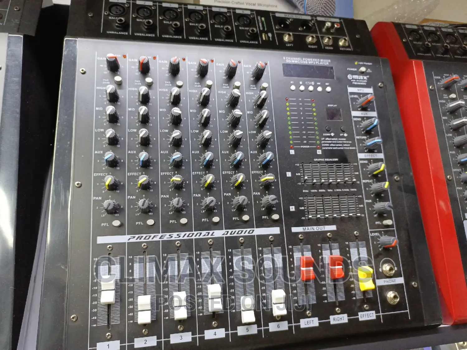 Max 6 Channel Powered Mixer√