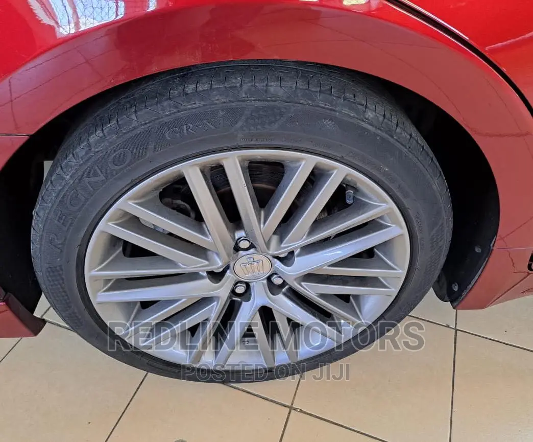 Toyota Crown 2016 Red