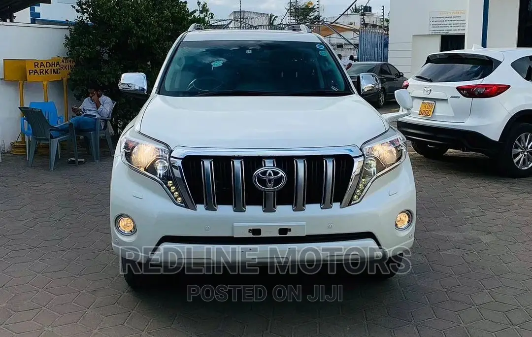 Toyota Land Cruiser Prado 2017 White