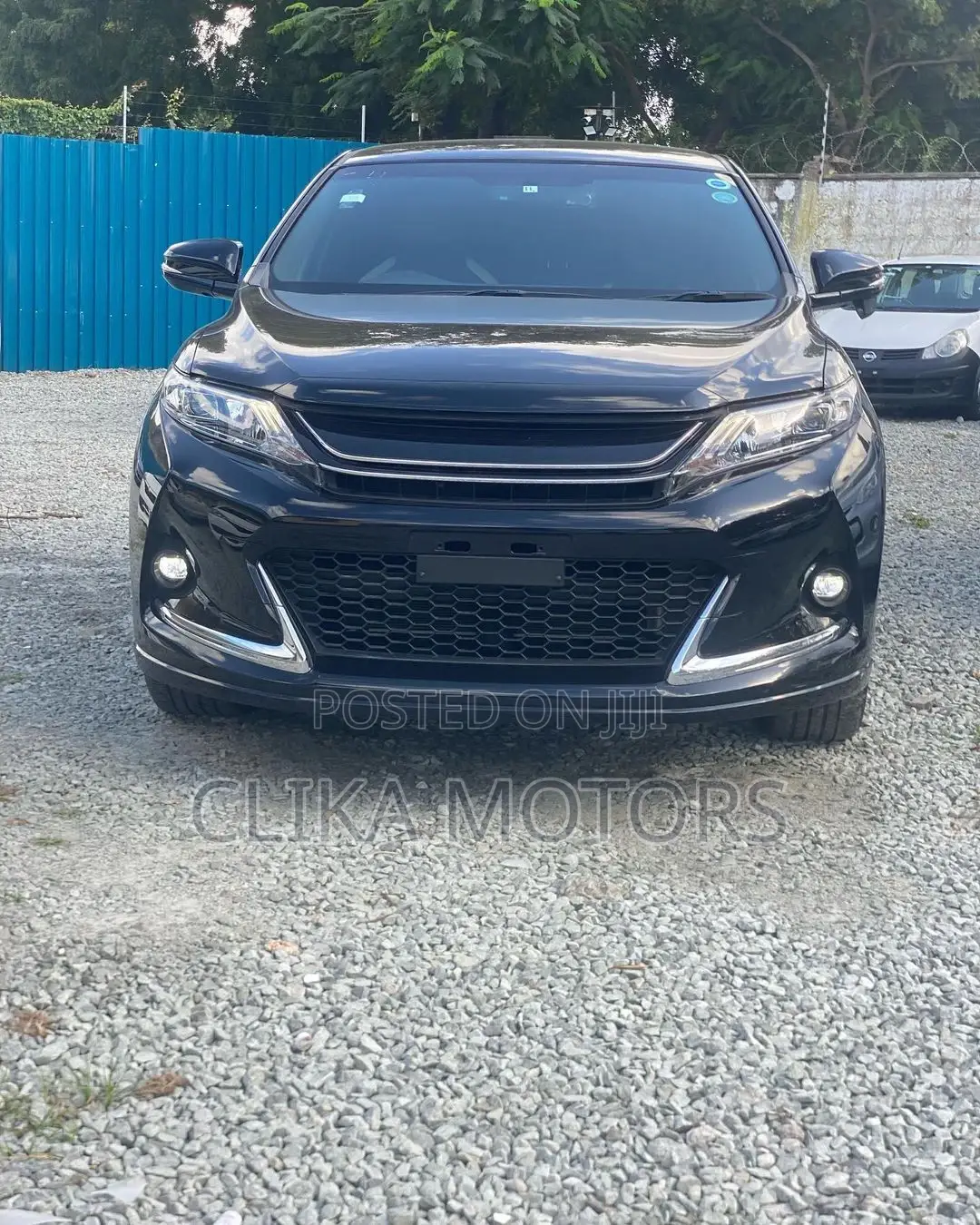 Toyota Harrier 2.0 4WD 2016 Black