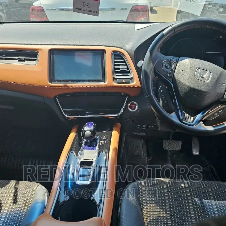 Honda Vezel 1.5 Hybrid 2WD 2016 Red