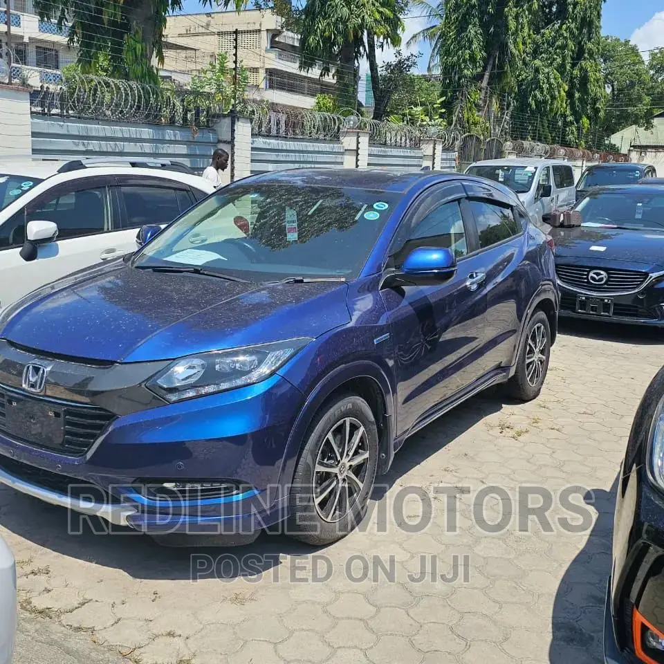 Honda Vezel 1.5 Hybrid 2WD 2016 Red