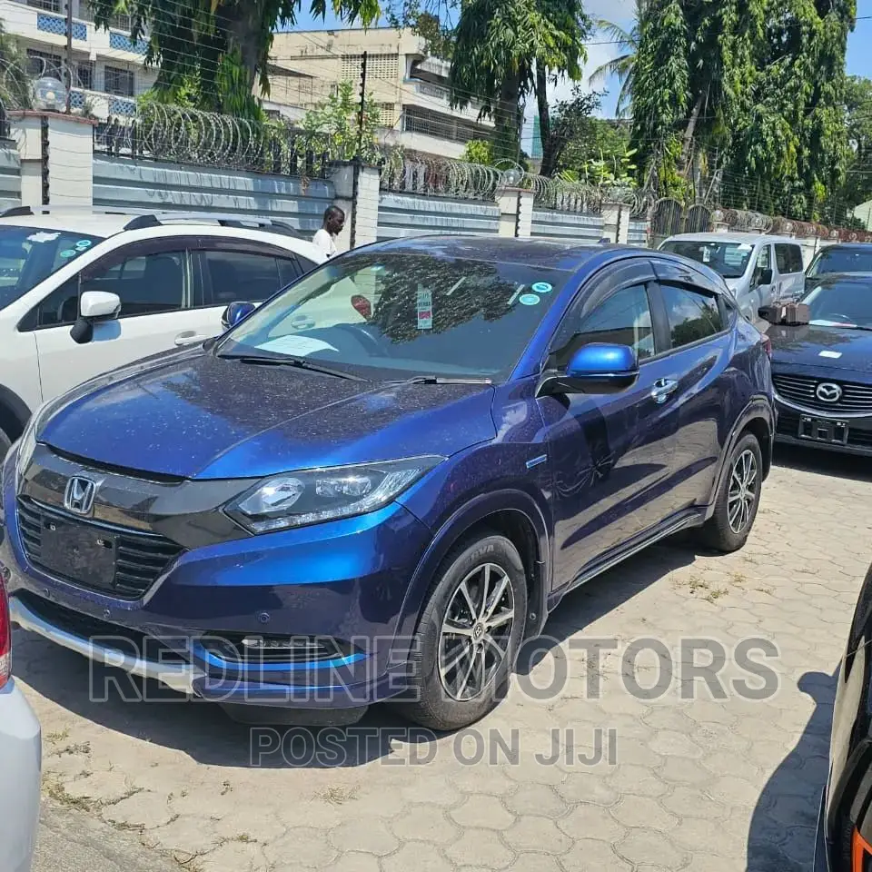 Honda Vezel 1.5 Hybrid 2WD 2016 Red