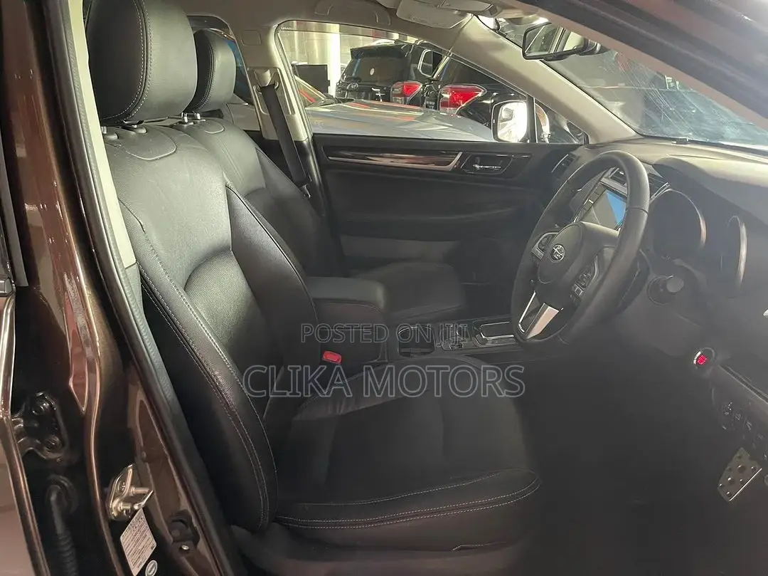 Subaru Outback 2.5i Limited AWD 2017 Brown