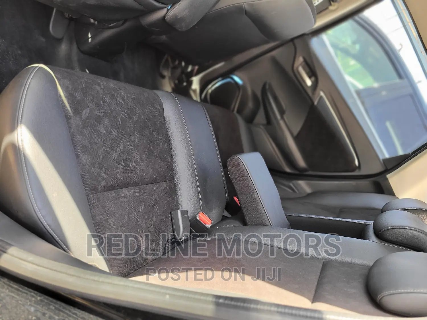Honda Shuttle 1.5 Hybrid 4WD 2016 Black