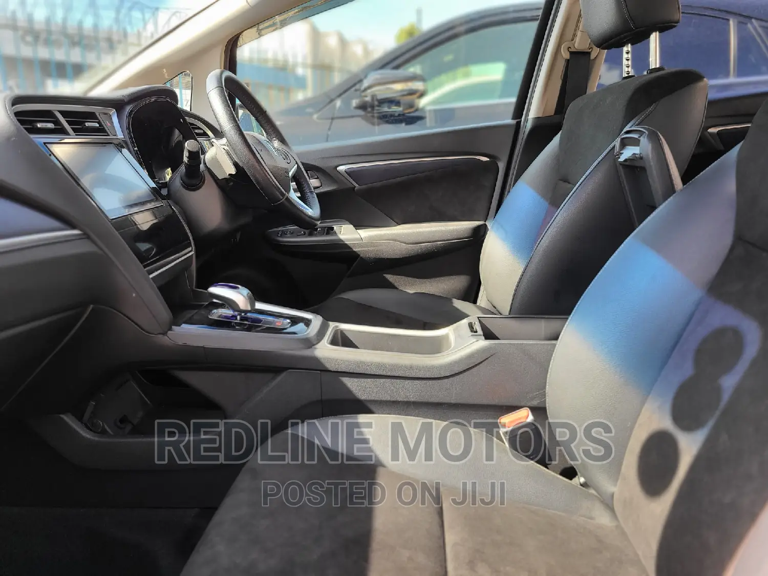 Honda Shuttle 1.5 Hybrid 4WD 2016 Black