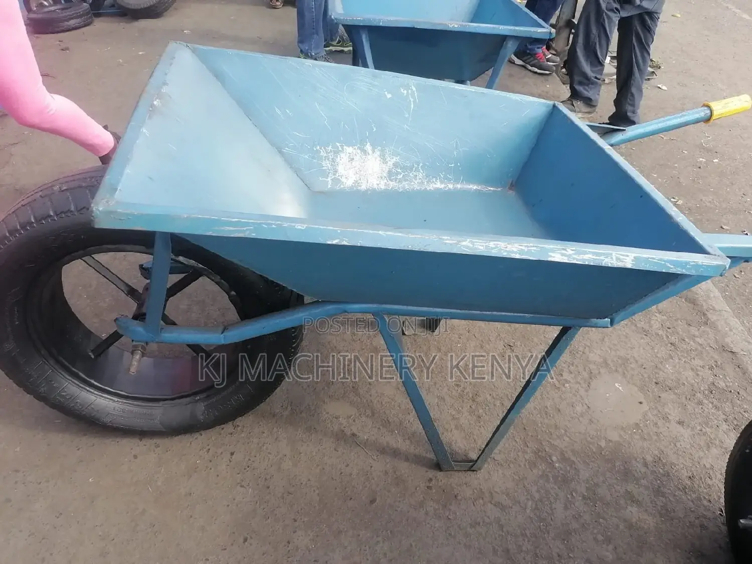Heavy Duty Wheelbarrow