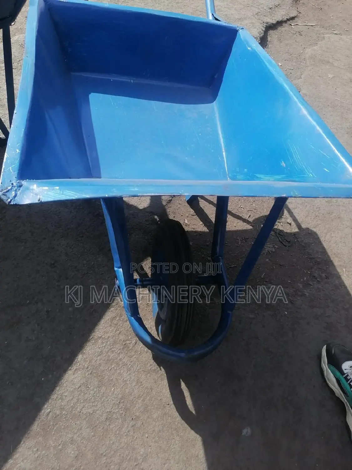 Heavy Duty Wheelbarrow