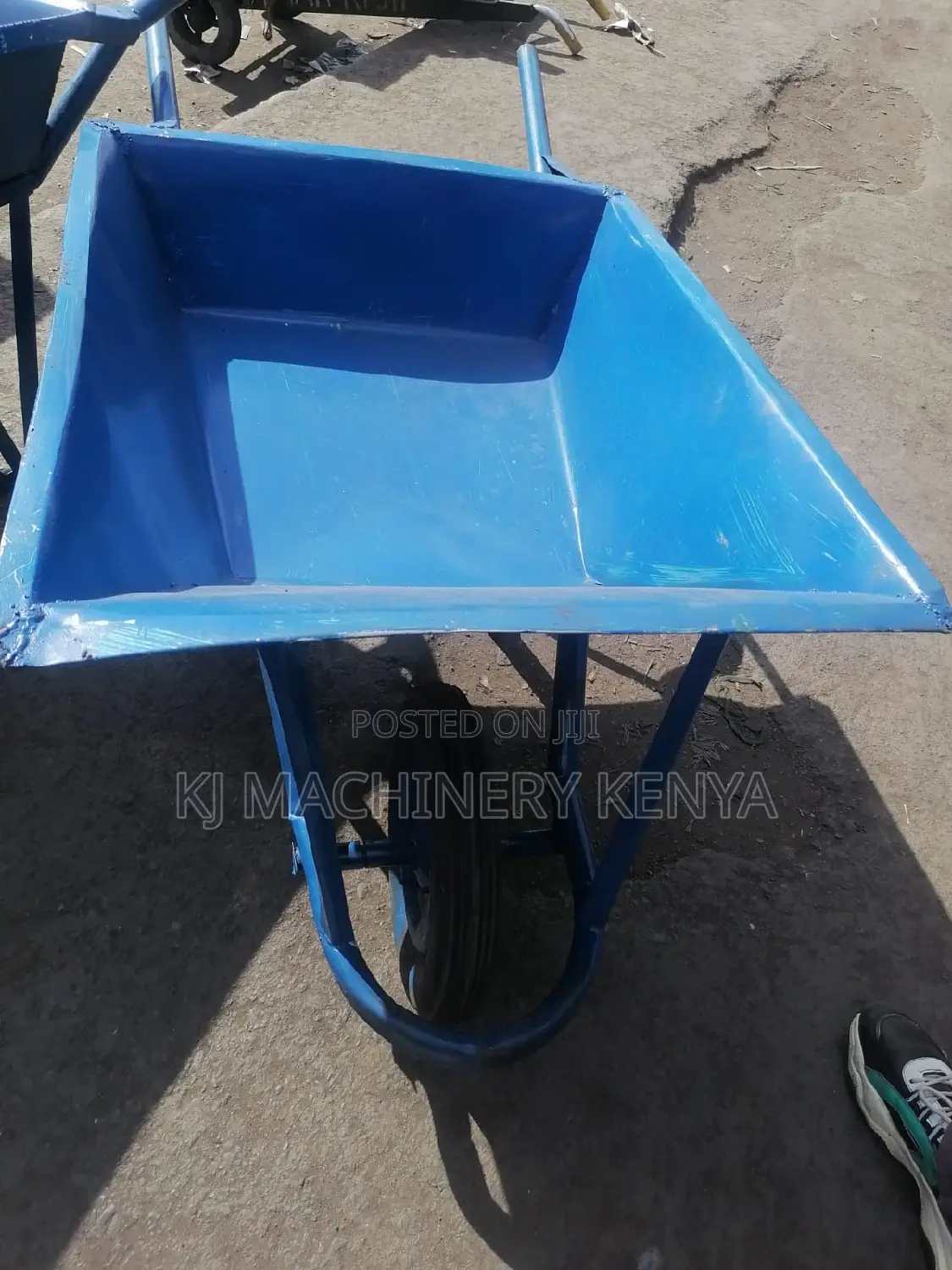 Heavy Duty Wheelbarrow