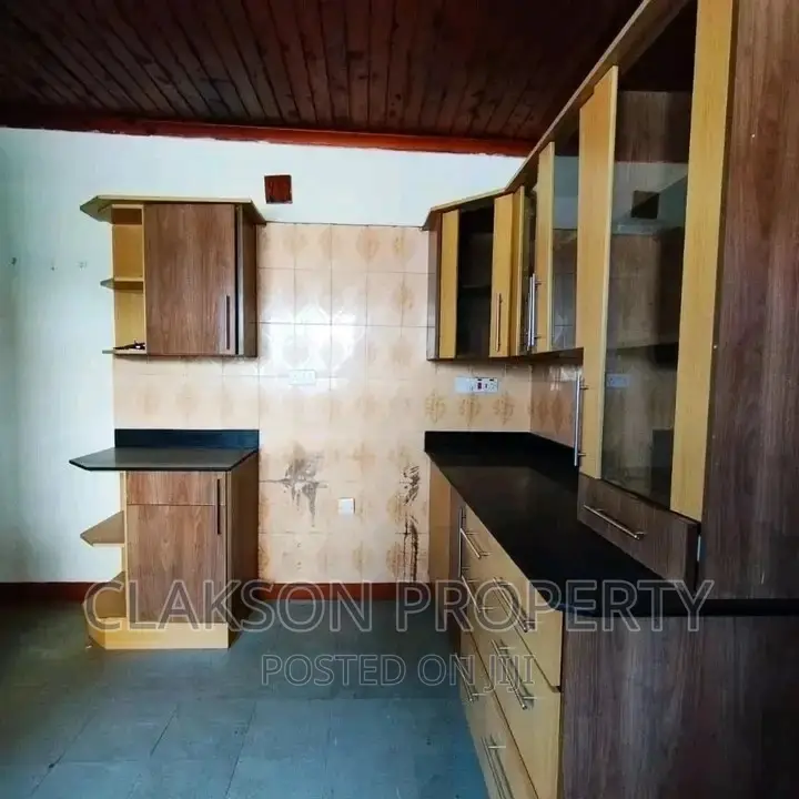 3bdrm Bungalow in Mountain View for rent