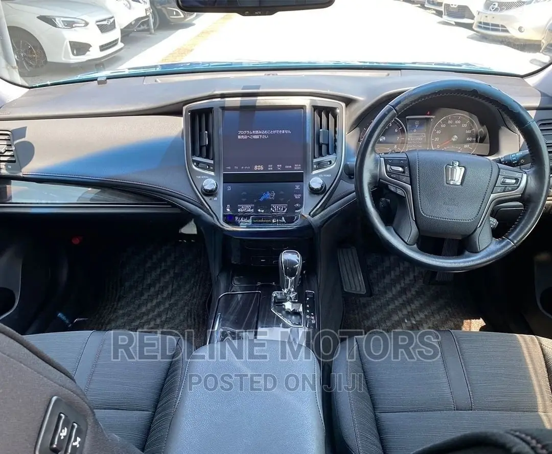 Toyota Crown 2016 Blue