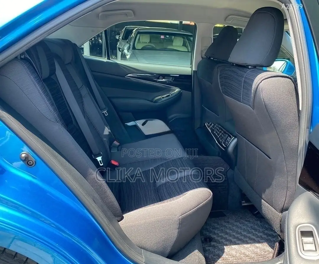 Toyota Crown 2016 Blue
