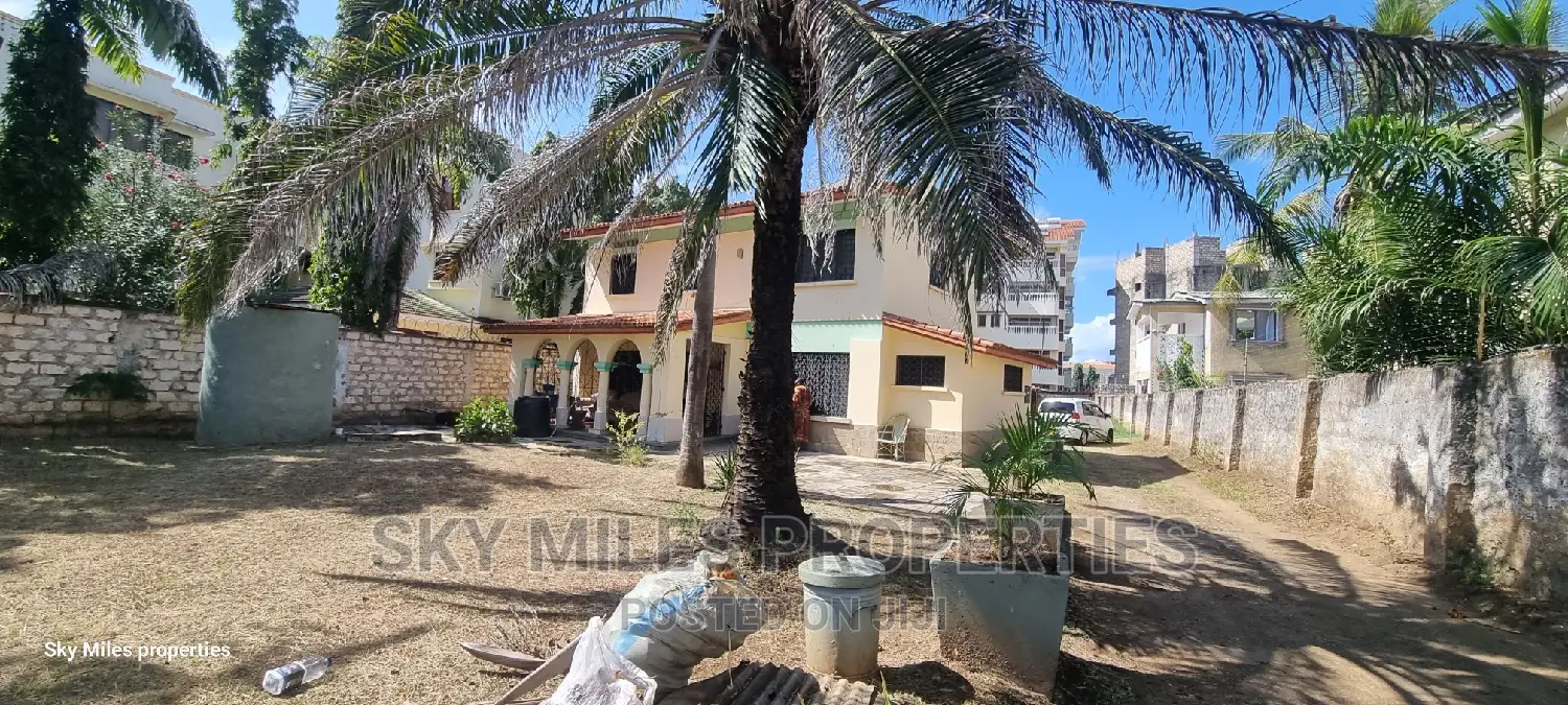 3bdrm Maisonette in 4Th Avenue, Nyali for sale