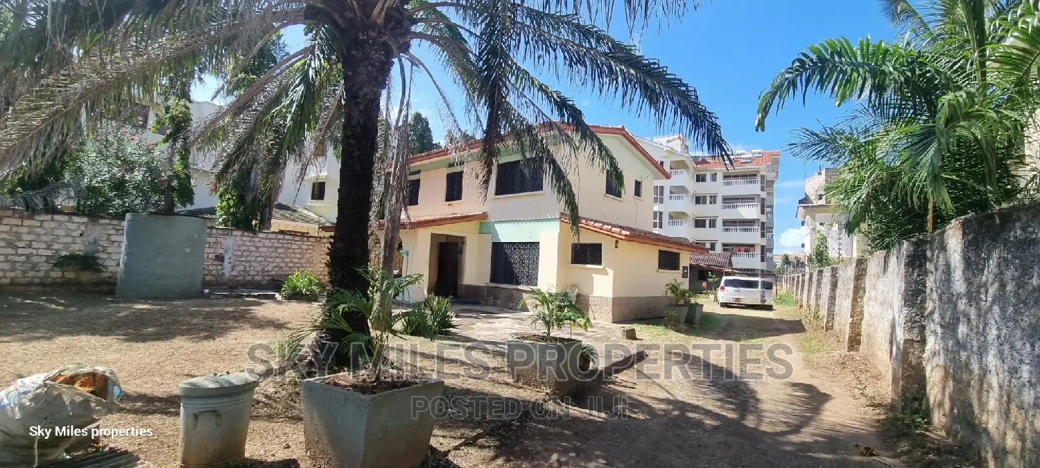 3bdrm Maisonette in 4Th Avenue, Nyali for sale