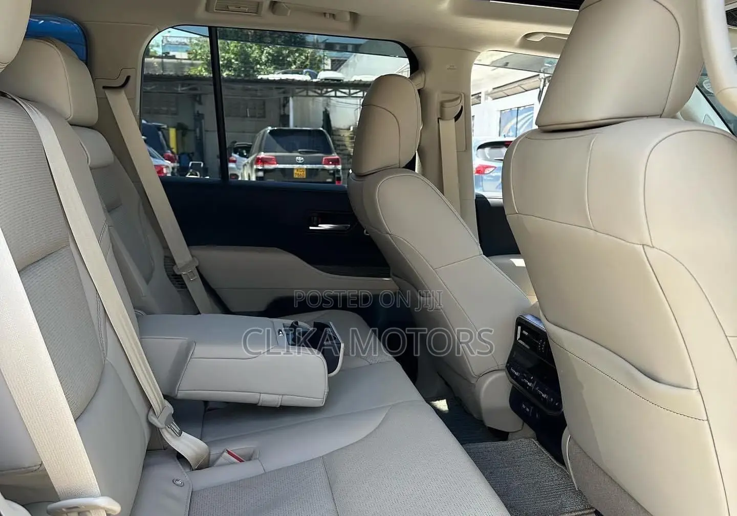 Toyota Land Cruiser 2022 White