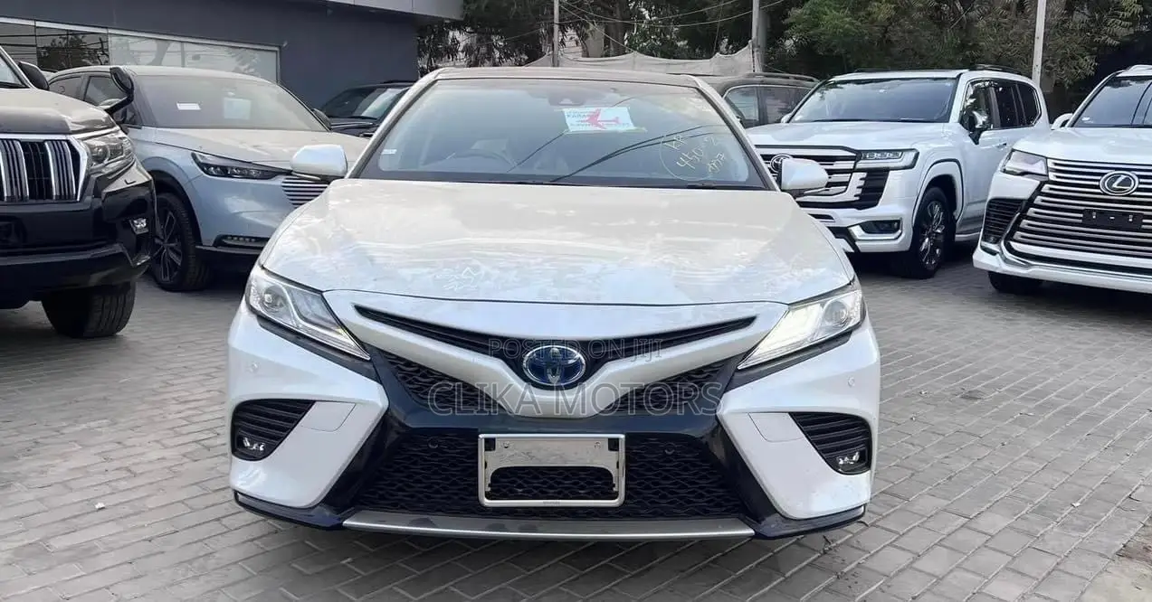 Toyota Camry 2018 White