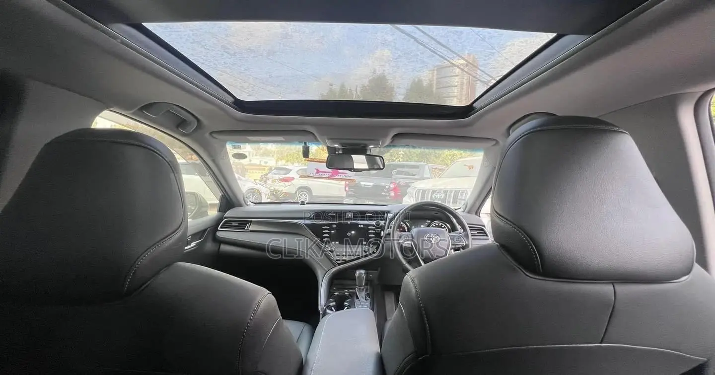 Toyota Camry 2018 White