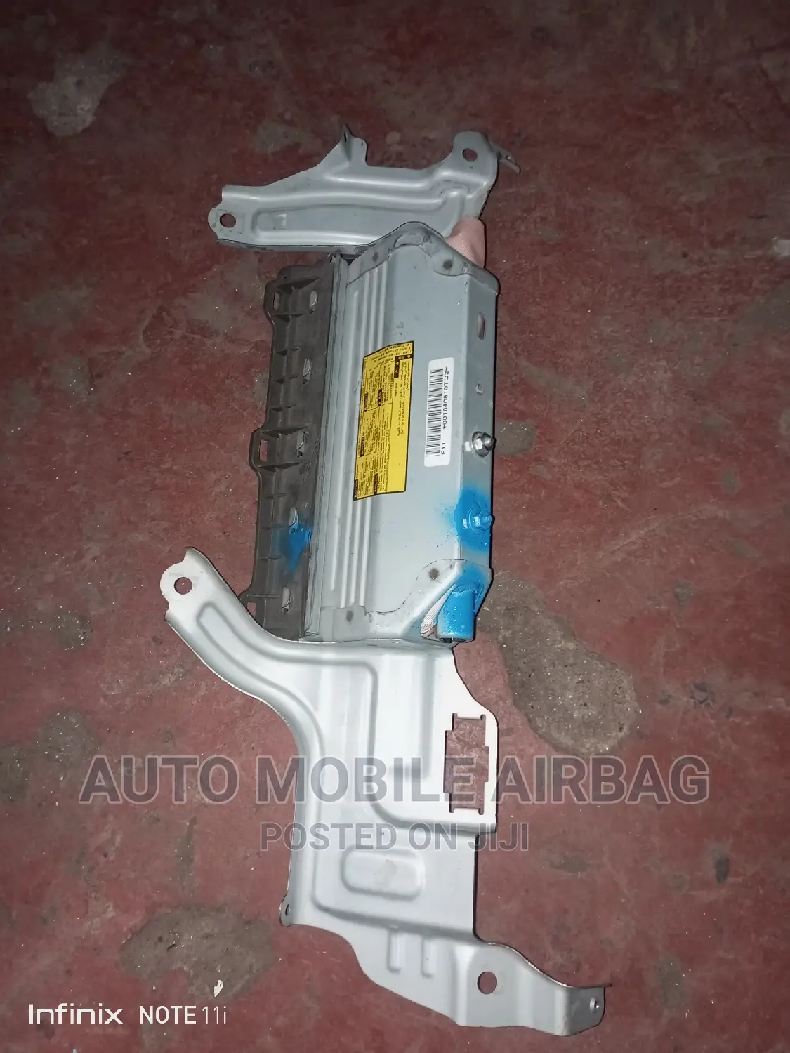 Toyota Mark X Knee Airbag
