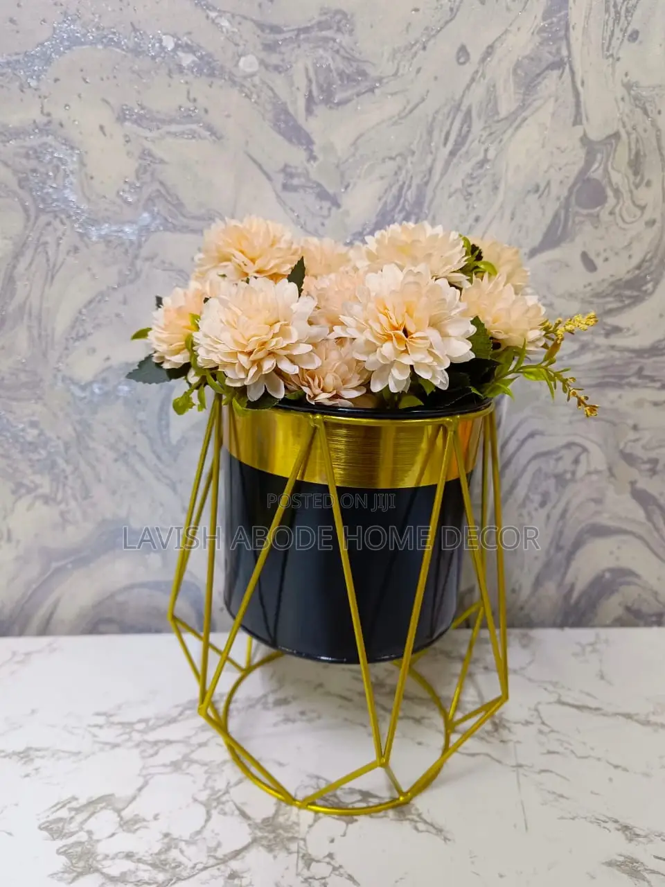 Classic Nordic Black Flower Vase With Flowers